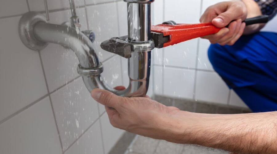 Expert burst pipe repair services in Sumner, MS